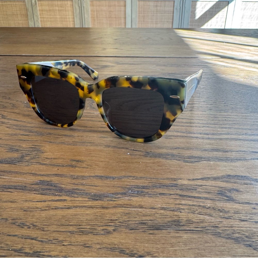 Tortoise Shell Sunglasses - Picture 6 of 6
